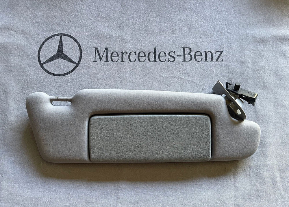 Solskjerm med Mercedes-Benz logo