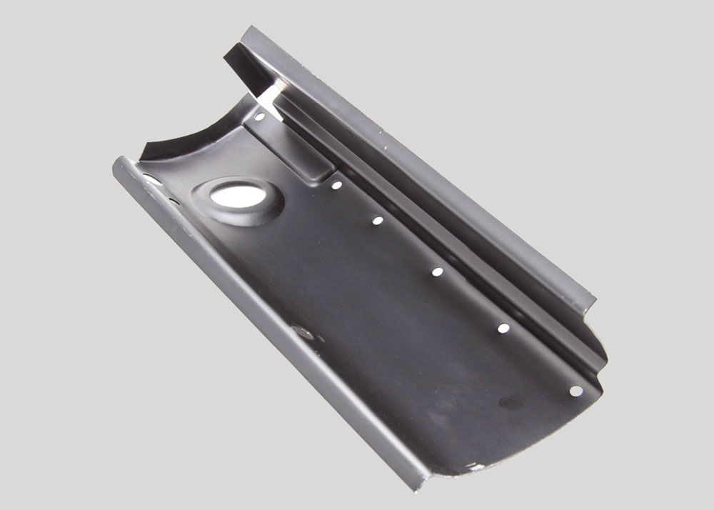 Metallplate med hull og rund utstansing